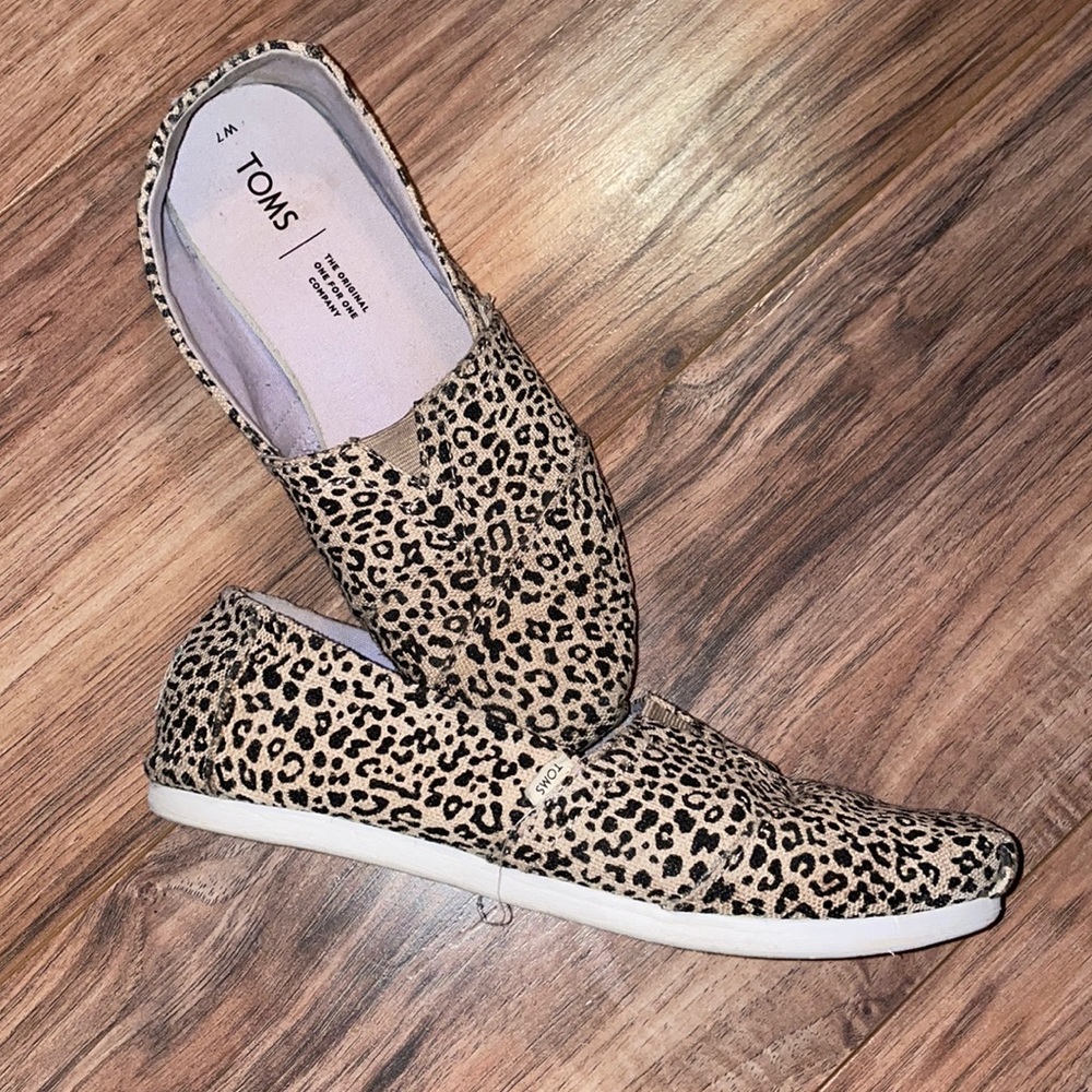 Toms Shoes